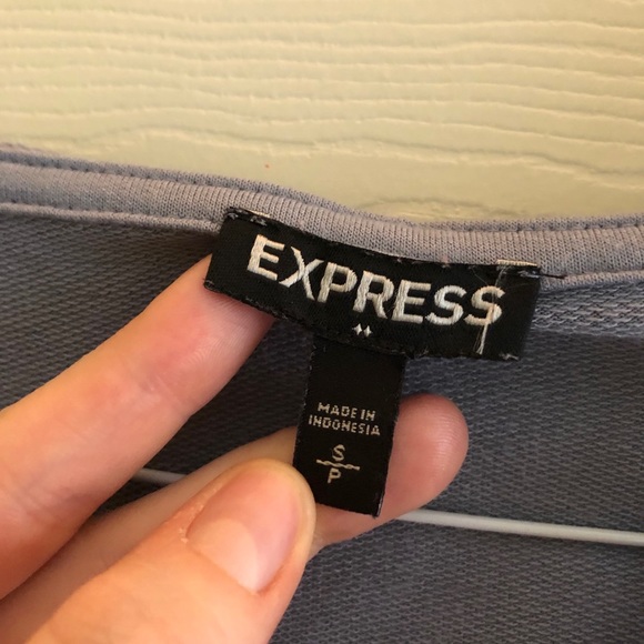 Express Lace-Up Crop Hoodie - Picture 5 of 8